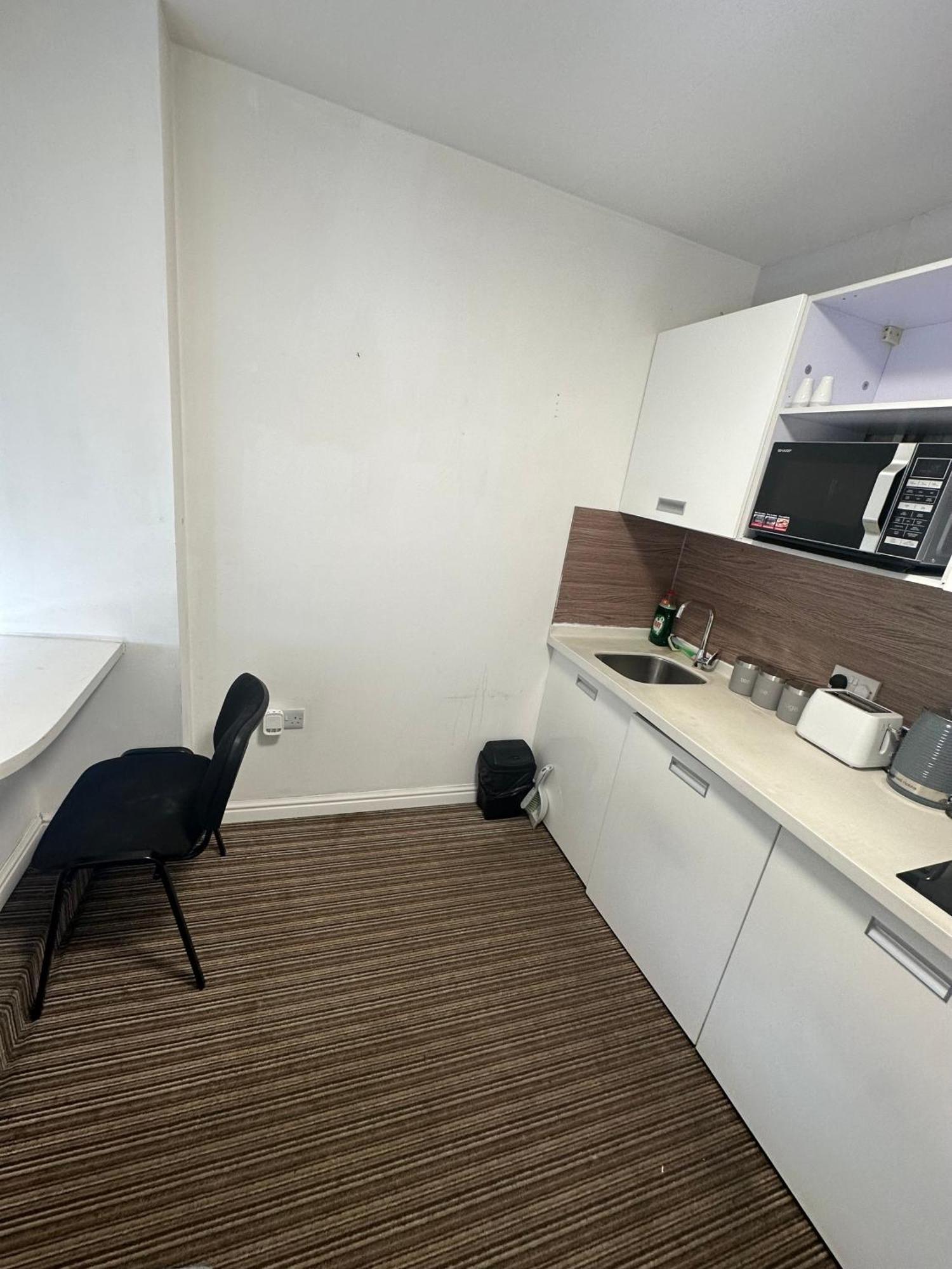 Service Bradford Apartment *